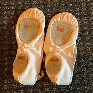 Brand new Grishko ballet slippers, size 6 (37.5), width C